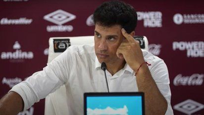 Sebastián Domínguez pegó el portazo: frío ¿saludo? de Vélez para despedirlo