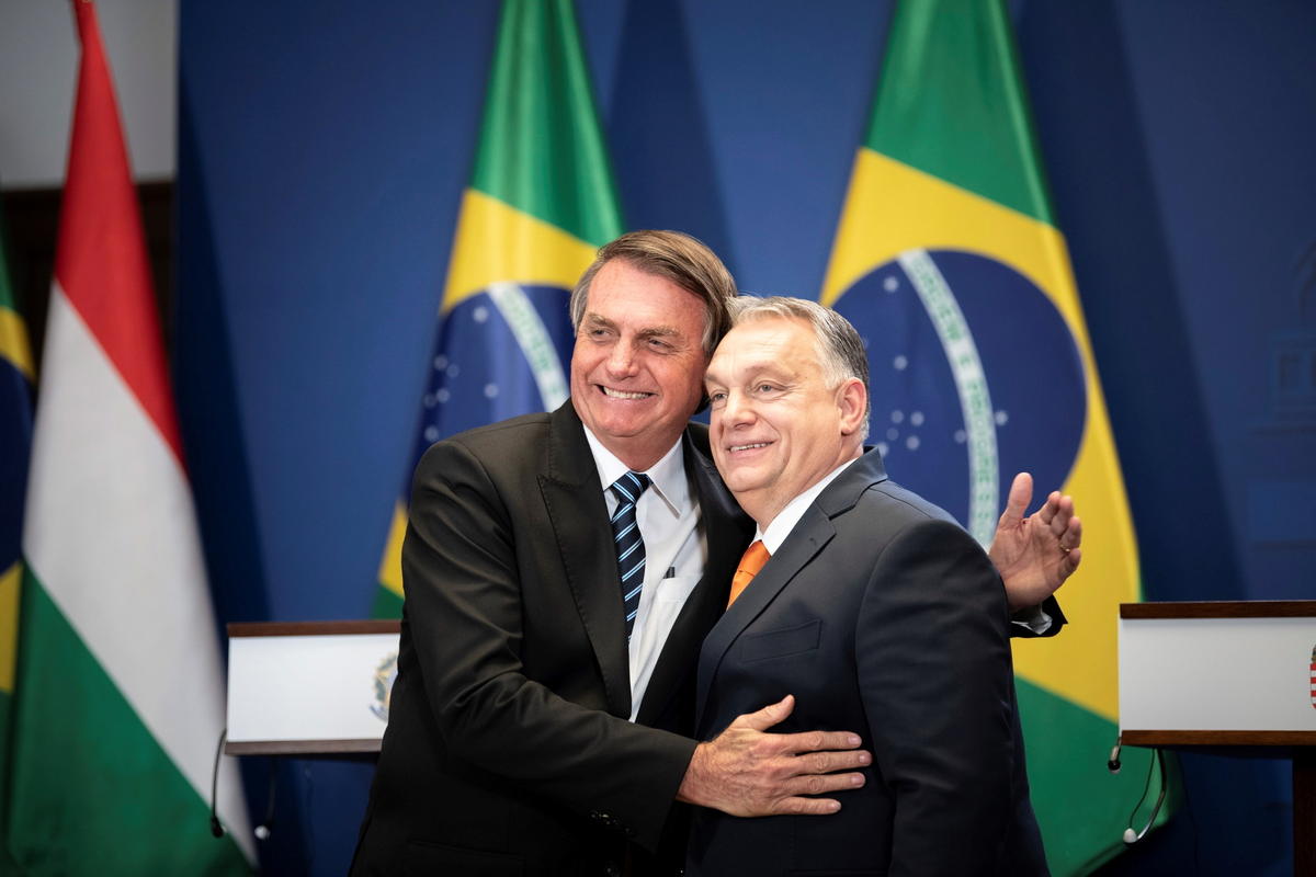 Bolsonaro pasó dos días en le embajada de Hungría a principios de año. Bolsonaro pasó dos días en le embajada de Hungría a principios de año.
