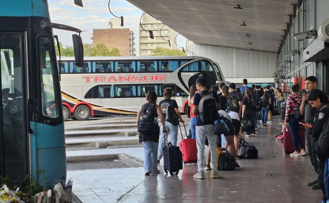 Conflicto entre empresas de transporte de media y larga distancia con el Gobierno por pasajes gratis a personas con discapacidad.