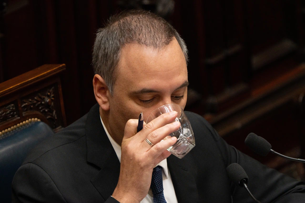 Luis Majul advierte que el caso Adorni genera un daño político fuerte por la contradicción con el discurso oficial. Incluso desliza que la situación podría volverse insostenible dentro del propio gobierno. Fuente: NA Luis Majul advierte que el caso Adorni genera un daño político fuerte por la contradicción con el discurso oficial. Incluso desliza que la situación podría volverse insostenible dentro del propio gobierno. Fuente: NA