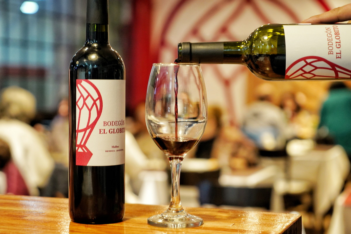 Un bodegón de barrio que deleita con sus increíbles platos. (Foto: Clarín). Un bodegón de barrio que deleita con sus increíbles platos. (Foto: Clarín).