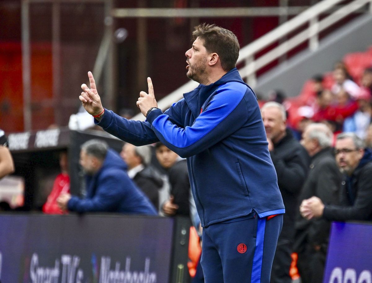 Damián Ayude, entrenador de San Lorenzo Damián Ayude, entrenador de San Lorenzo