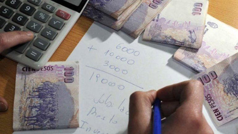 "Los problemas en las reservas de divisas del país podrían afectar potencialmente la estabilidad de los depósitos", advirtió Moody's en su informe sobre América Latina en el capítulo sobre Argentina. "Los problemas en las reservas de divisas del país podrían afectar potencialmente la estabilidad de los depósitos", advirtió Moody's en su informe sobre América Latina en el capítulo sobre Argentina.