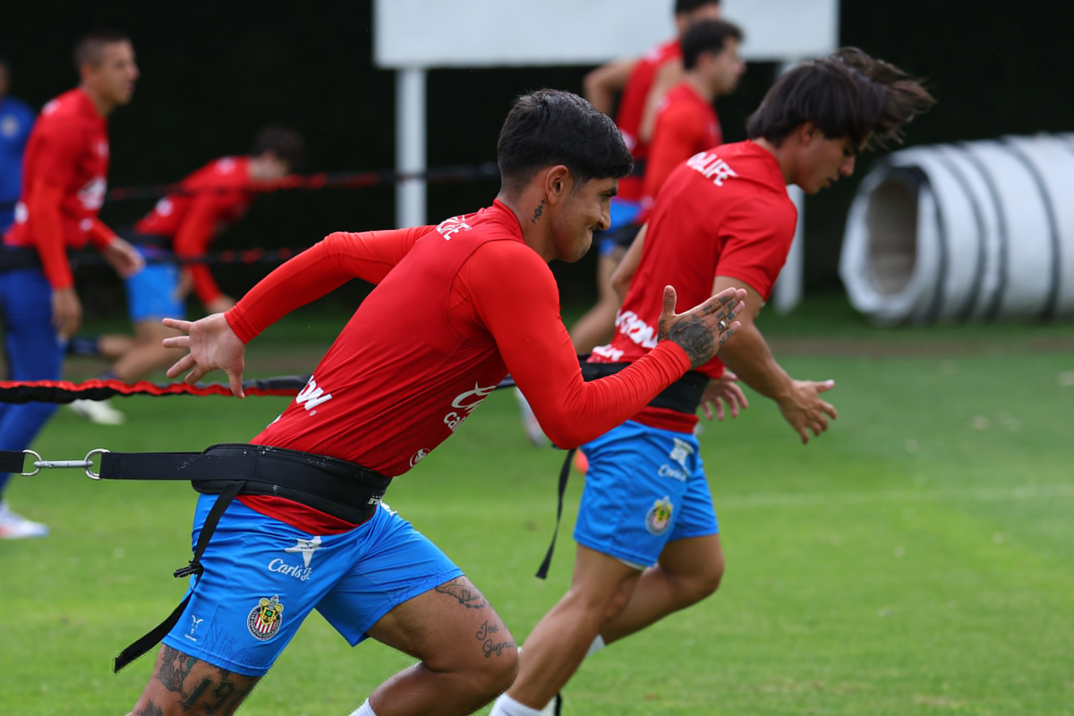 Chivas se prepara para el cl&aacute;sico ante Atlas