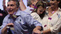 altText(Imitando al populismo: Macri quiere juntar un millón de personas en el obelisco ¿sin micros y choripán?)}