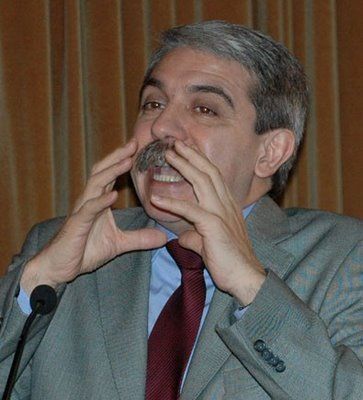 AnÃ­bal saliÃ³ a defender su proyecto de ley para sancionar a policÃ­as que realicen paro de actividades.