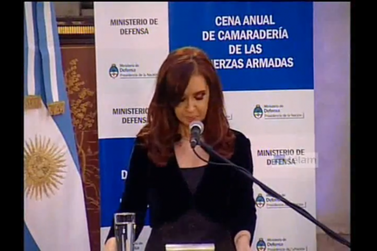 Cristina Fernández anunció un aumento del 24% a las Fuerzas Armadas