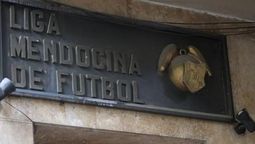 Una dirigente de la LigaMendocina de Fútbol denunció a un directivo y reconocido ex futbolista porabusar sexualmente de ella.