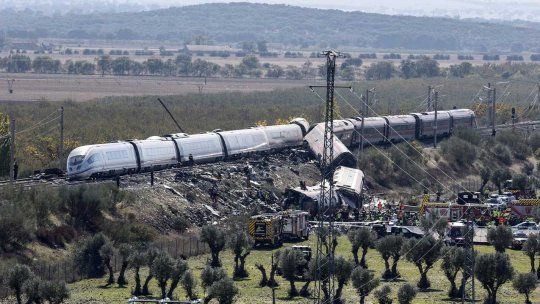 Tragedia en España: El choque de trenes revive el fantasma de los accidentes ferroviarios
