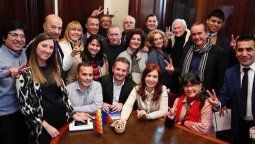 altText(Reunidos con CFK, diputados del Parlasur criticaron el acuerdo con la UE)}