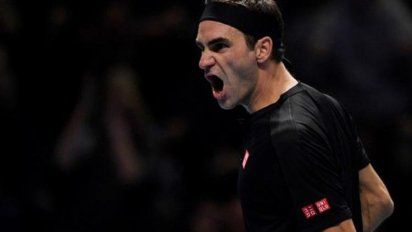La leyenda continúa: Federer eliminó Djokovic y pasó a las ‘semis’ de Londres
