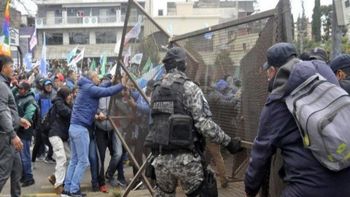 Por los disturbios, el Gobierno de Jujuy anunció que aplicará multas de hasta $2 millones. Por los disturbios, el Gobierno de Jujuy anunció que aplicará multas de hasta $2 millones.
