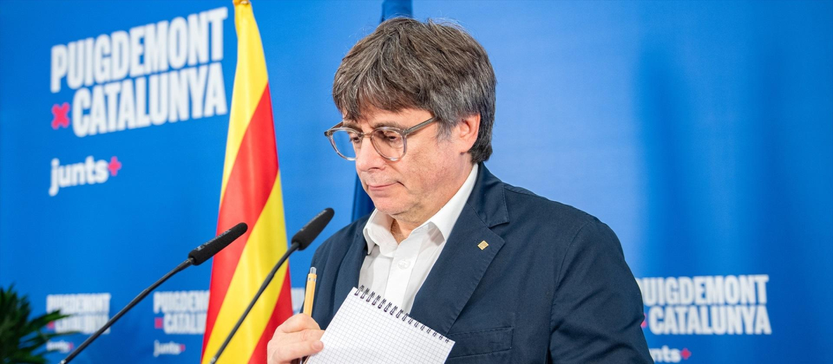 El prófugo independentista Carles Puigdemont, ex eurodiputado, quien reside en Waterloo amparado en su fuero en el Parlament, pactó con el PSOE y es acusado de recibir financiación desde Rusia | Europa Press El prófugo independentista Carles Puigdemont, ex eurodiputado, quien reside en Waterloo amparado en su fuero en el Parlament, pactó con el PSOE y es acusado de recibir financiación desde Rusia | Europa Press