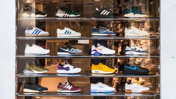 El outlet de Buenos Aires con zapatillas a $50.000 y 3x2 que arrasa como nunca