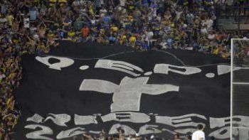 las banderas de la hinchada de boca son muy cuestionadas las banderas de la hinchada de boca son muy cuestionadas