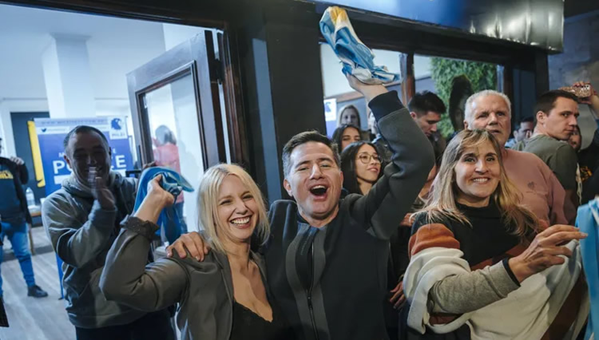 Con Bornoroni (ex CECHA) y Milei, las estaciones de servicio tendrán su voz en el Congreso. Con Bornoroni (ex CECHA) y Milei, las estaciones de servicio tendrán su voz en el Congreso.