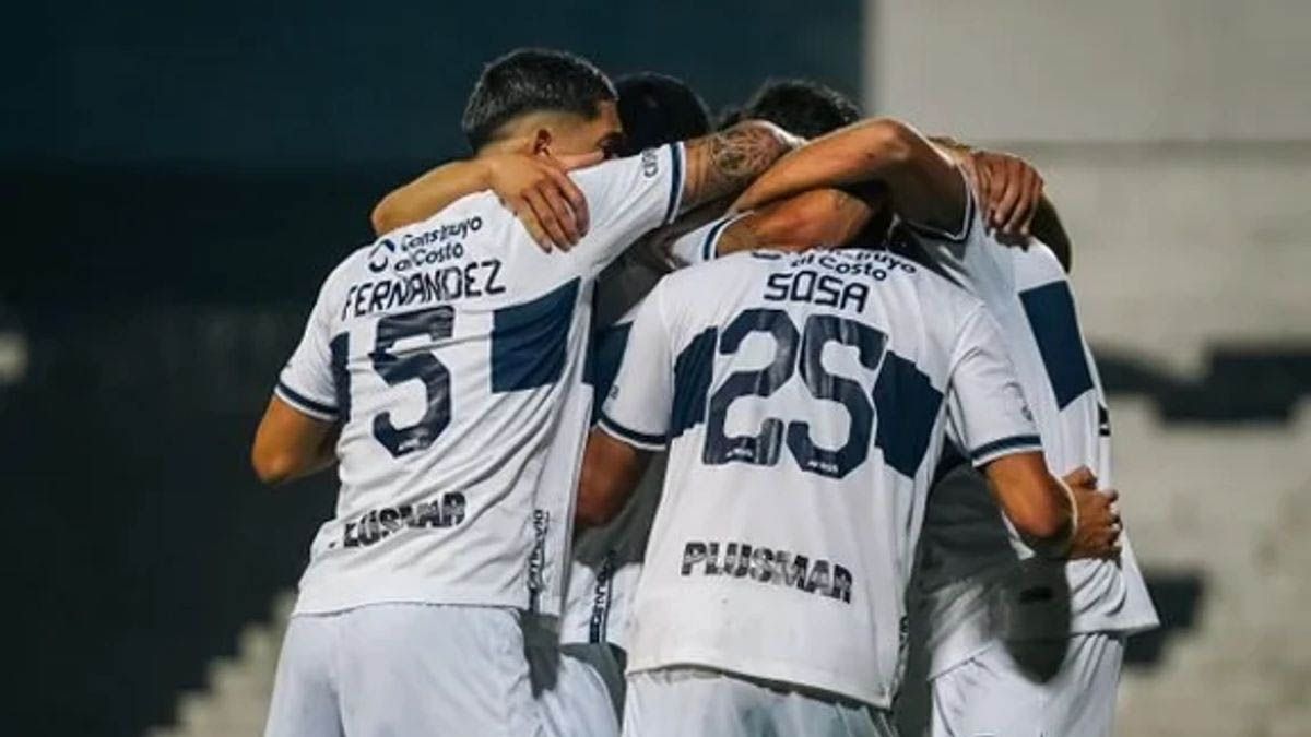La Copa Argentina ya se puso en marcha pero en la previa de Lanús-Lamadrid detuvieron a un barra y el plantel de Gimnasia y Esgrima de La Plata sufrió amenazas. La Copa Argentina ya se puso en marcha pero en la previa de Lanús-Lamadrid detuvieron a un barra y el plantel de Gimnasia y Esgrima de La Plata sufrió amenazas.