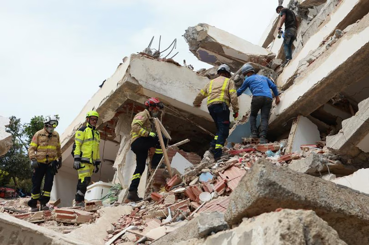 La OMS advierte que tras la crisis por el sismo podría sobrevenir una crisis sanitaria por los restos humanos La OMS advierte que tras la crisis por el sismo podría sobrevenir una crisis sanitaria por los restos humanos