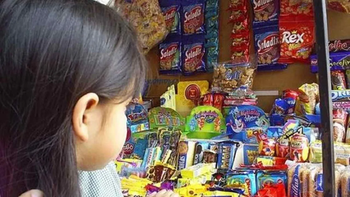 La Anmat prohibió una reconocida golosina que calificó de producto apócrifo. La Anmat prohibió una reconocida golosina que calificó de producto apócrifo.