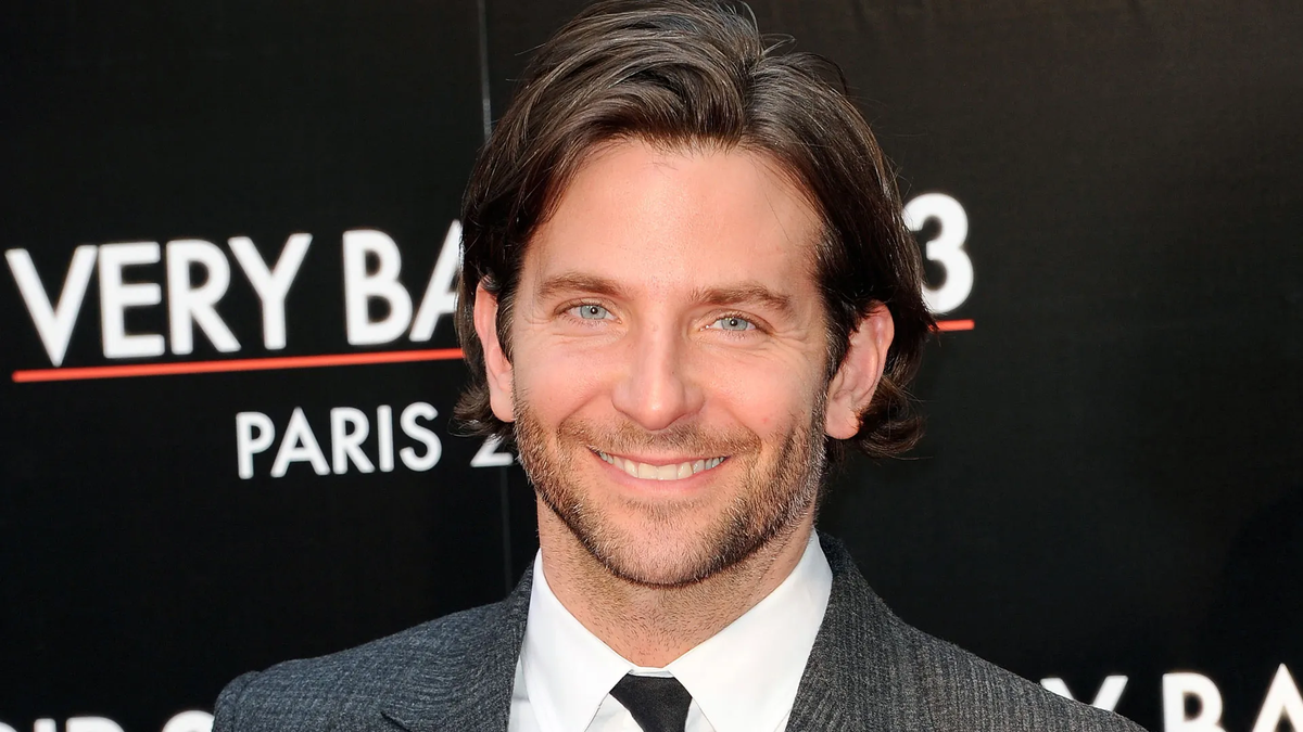 Aunque no está confirmado si Bradley Cooper es realmente Jor-El, su participación sería breve, pero significativa. James Gunn podría usarlo en mensajes grabados para Superman, manteniendo el impacto del personaje sin repetir su origen. Aunque no está confirmado si Bradley Cooper es realmente Jor-El, su participación sería breve, pero significativa. James Gunn podría usarlo en mensajes grabados para Superman, manteniendo el impacto del personaje sin repetir su origen.