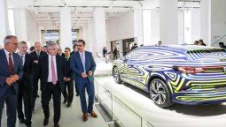altText(Alberto F. se reunió con ejecutivos de VW que prometieron invertir US$800 millones en la Argentina)}