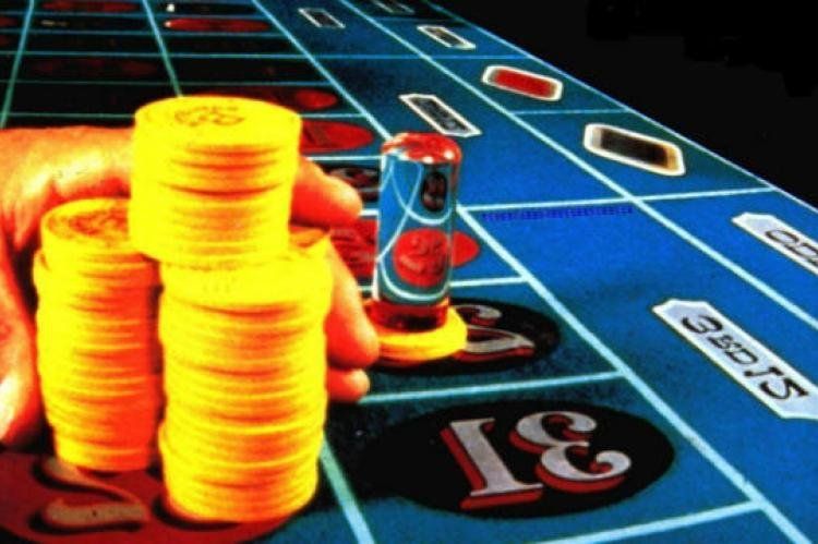La lotería del clima: Los contratos de nevadas y temperaturas extremas se han vuelto activos financieros volátiles que atraen tanto a matemáticos como a algoritmos de IA. Empresas tecnológicas lanzan globos sonda para obtener ventajas informativas en los mercados de predicción, ajustando sus modelos ante las imprecisiones de las estaciones oficiales. La lotería del clima: Los contratos de nevadas y temperaturas extremas se han vuelto activos financieros volátiles que atraen tanto a matemáticos como a algoritmos de IA. Empresas tecnológicas lanzan globos sonda para obtener ventajas informativas en los mercados de predicción, ajustando sus modelos ante las imprecisiones de las estaciones oficiales.