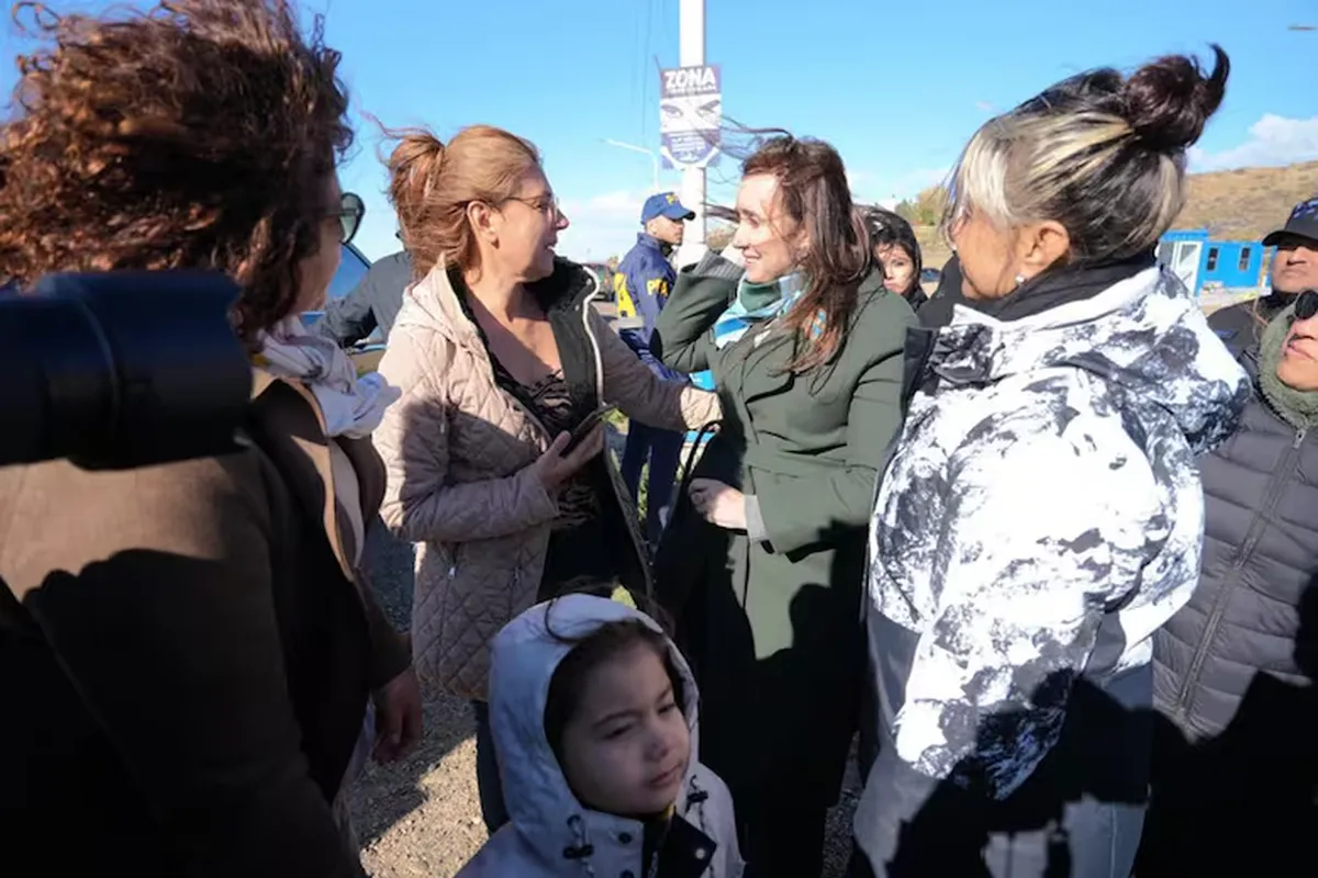 La vicepresidenta recorrió Caleta Olivia en Santa Cuz La vicepresidenta recorrió Caleta Olivia en Santa Cuz