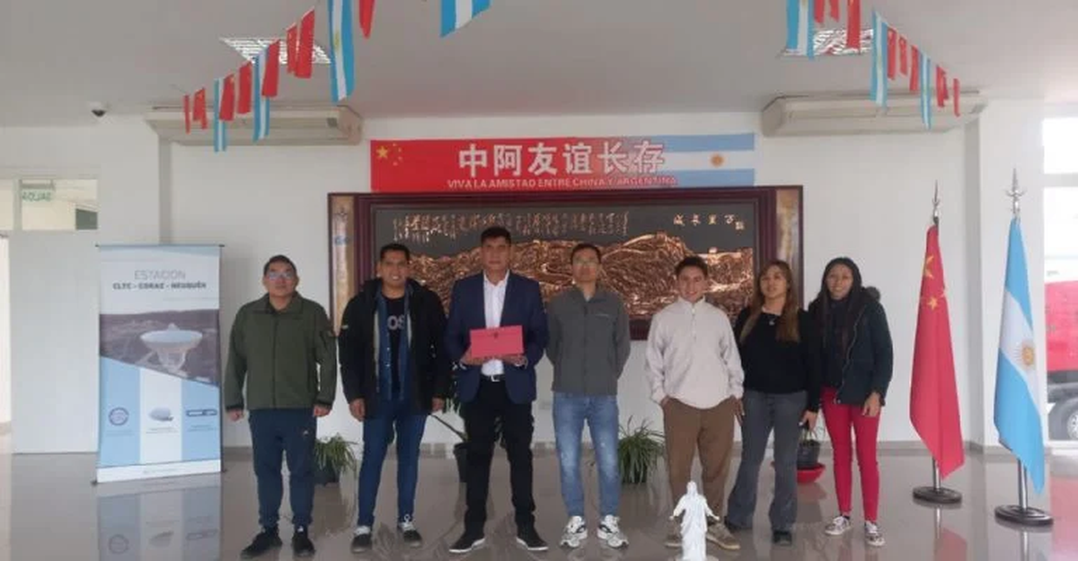 El intendente afirmó que recorrió la base china por dentro. Foto de Facebook. El intendente afirmó que recorrió la base china por dentro. Foto de Facebook.