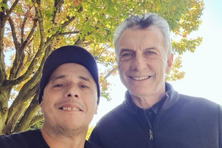 El Dipy coquetó también con el PRO y llegó a fotografiarse con el ex presidente Mauricio Macri.