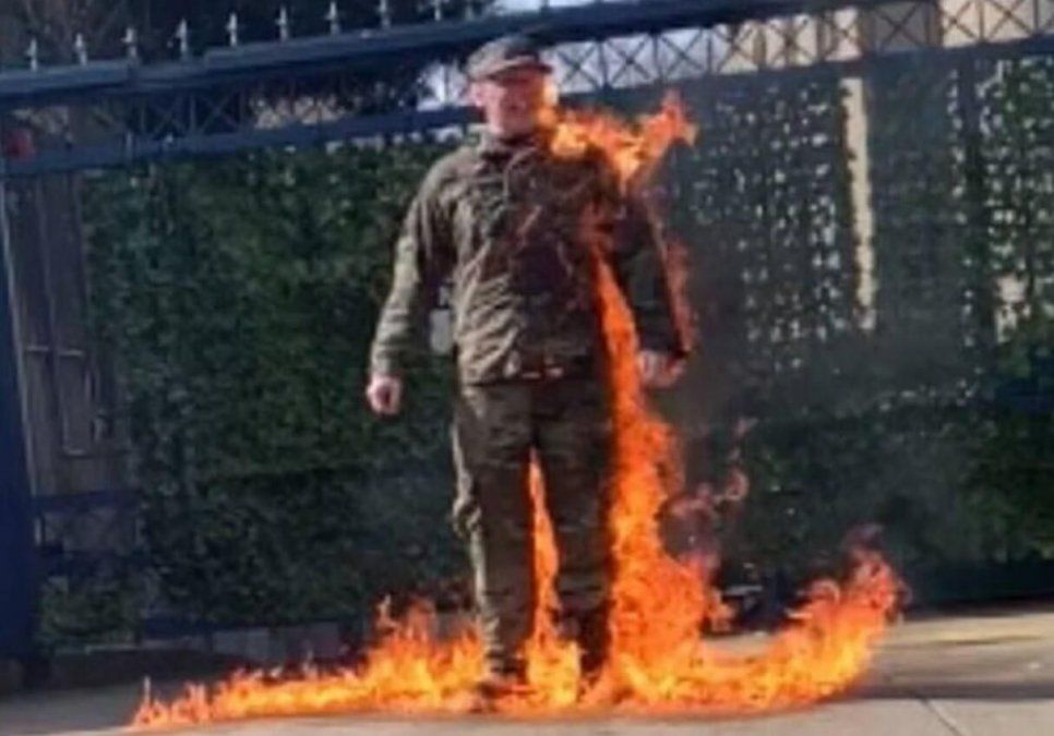 Segundo norteamericano que se quema sí mismo en protesta contra la complicidad de USA en el genocidio palestino.