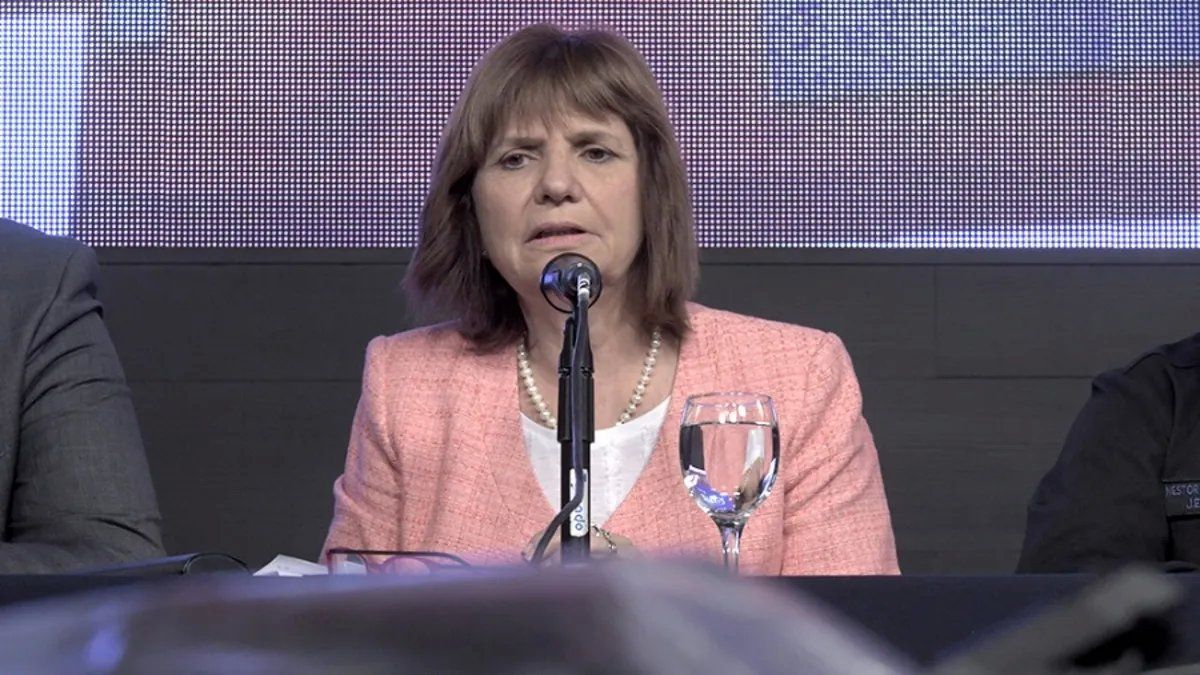 "Yo puedo gobernar con respaldo pero yo creo que Milei es una persona que está sola. Y la Argentina sola no se la gobierna”, advirtió Patricia Bullrich sobre una alianza con Javier Milei.