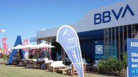 ElBBVA se sumó a la Inteligencia Artificial (IA) y lanzó la herramienta de BBVAAgro Advisor para revolucionar el asesoramiento financiero al campo. ElBBVA se sumó a la Inteligencia Artificial (IA) y lanzó la herramienta de BBVAAgro Advisor para revolucionar el asesoramiento financiero al campo.
