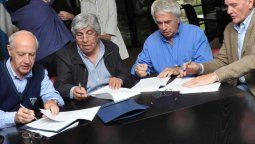 altText(Frente anti K: De la Sota-Lavagna-Moyano-Barrionuevo-Narváez-Yoma)}