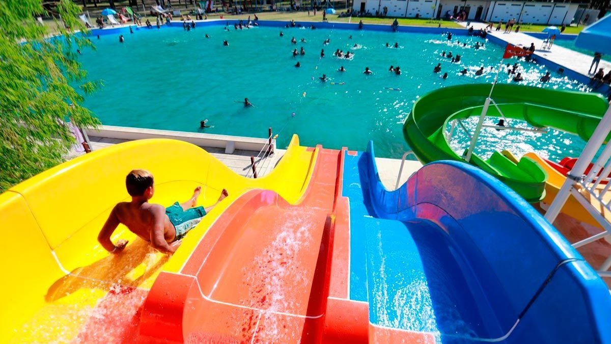 El parque acuático próximo a la ciudad.