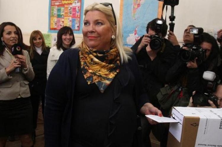 Elisa Carrió votó en Palermo y rompió la veda electoral