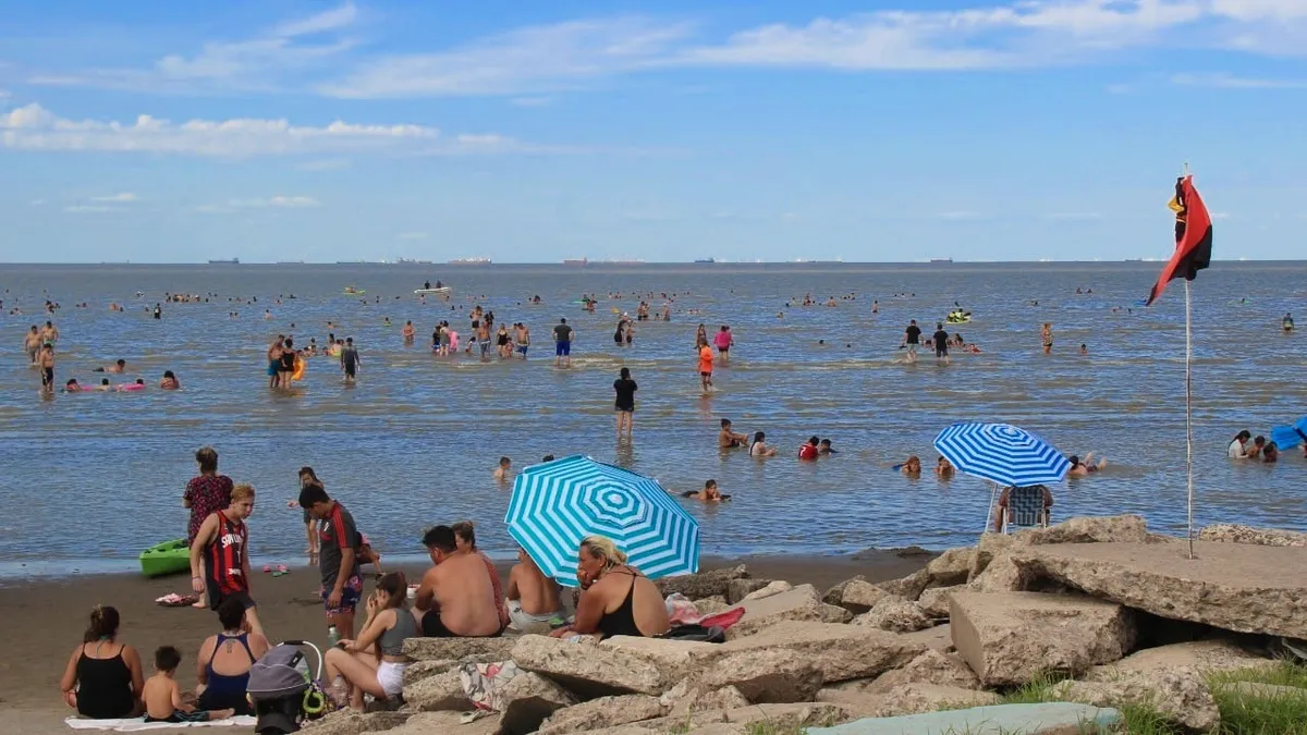 Una playa de Buenos Aires ideal para toda la familia. Una playa de Buenos Aires ideal para toda la familia.