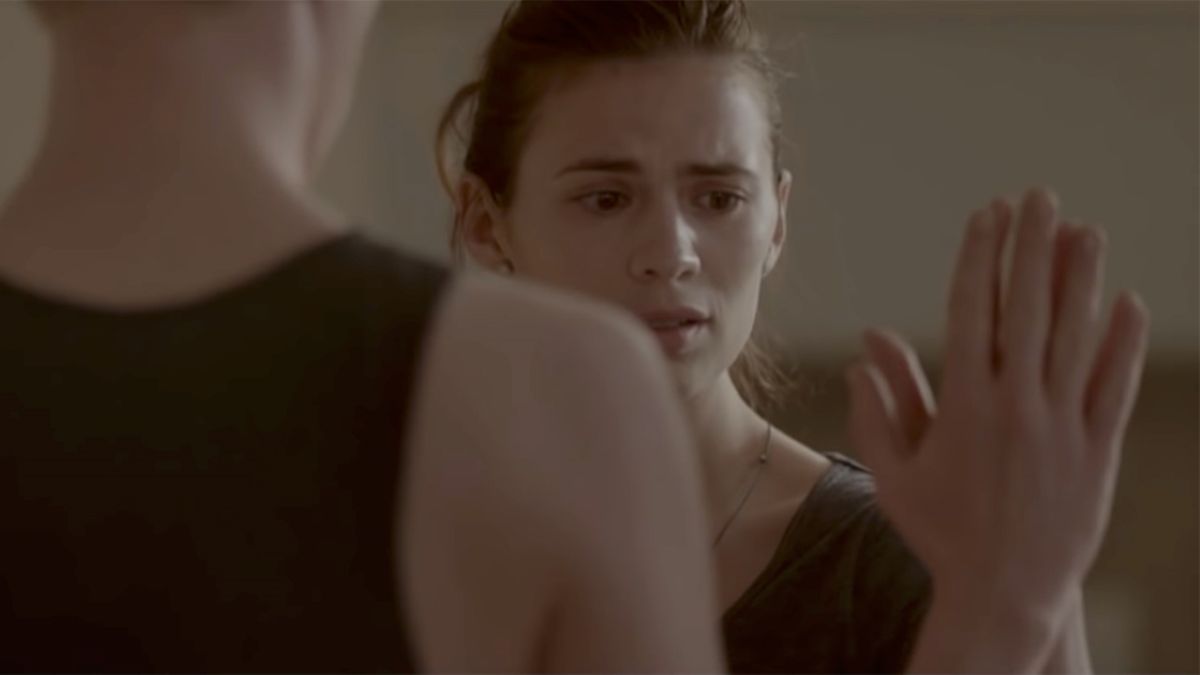 Black Mirror lo había visto venir y no hicimos caso: la inteligencia artificial se metió donde no había que dejarla, y ahora ese futuro lejano parece cercano.