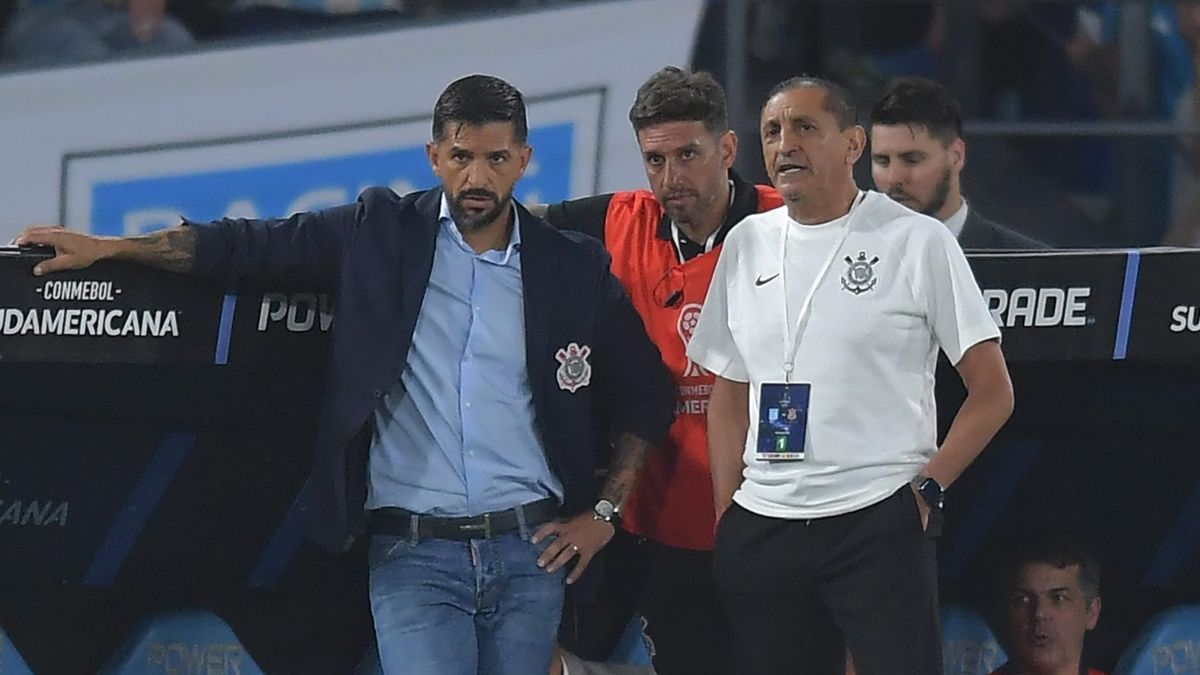 La Conmebol dio a conocer los audios del VAR que ratificaron el penal para Racing ante el Corinthians que dejó sin palabras a Ramón Díaz. La Conmebol dio a conocer los audios del VAR que ratificaron el penal para Racing ante el Corinthians que dejó sin palabras a Ramón Díaz.