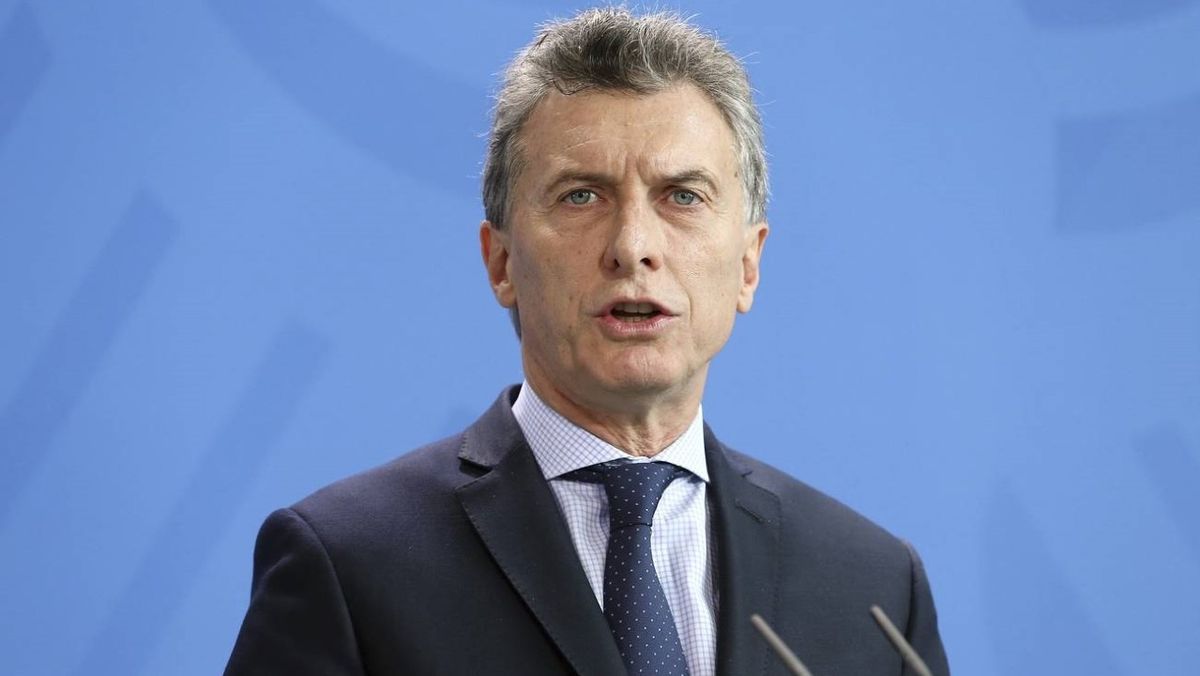 Mauricio Macri, empresario y expresidente argentino, cumple años hoy. De Boca Juniors a la Casa Rosada, su trayectoria política es un legado controversial.