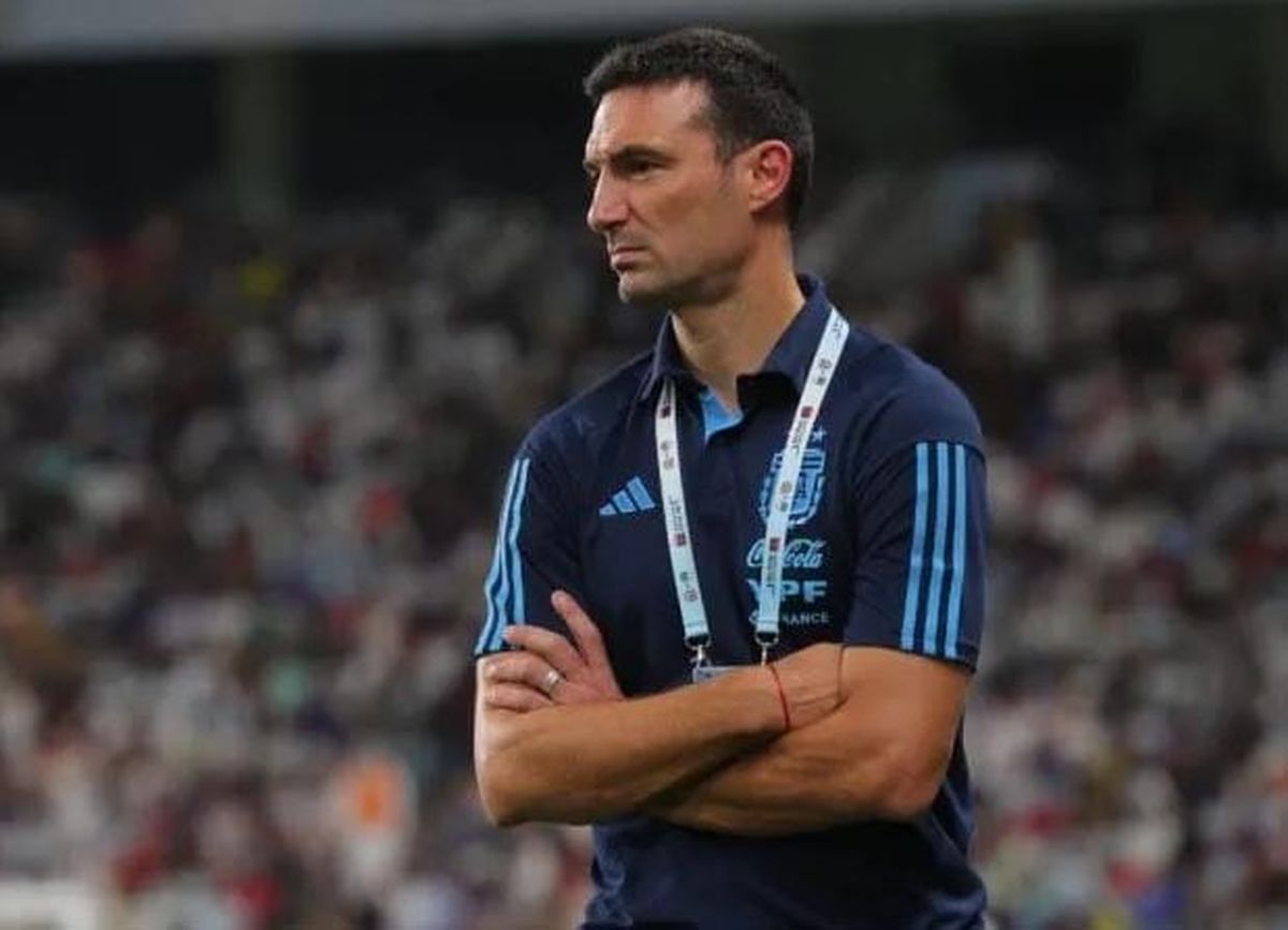 Lionel Scaloni adelantó que cambiaría la lista de 26 convocados para Qatar 2022 por molestias físicas aunque los rivales de Argentina dejaron dudas. (Foto: TyC Sports)