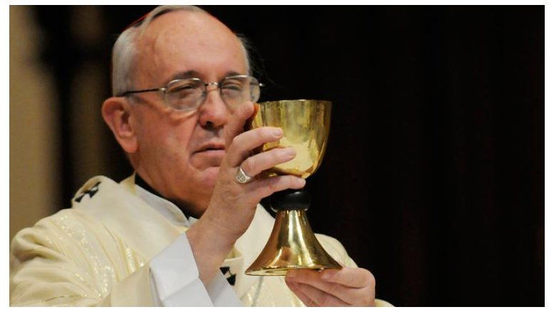 Cristina debe agradecer al Papa: Él 'tapó' la estanflación (por unas horas)