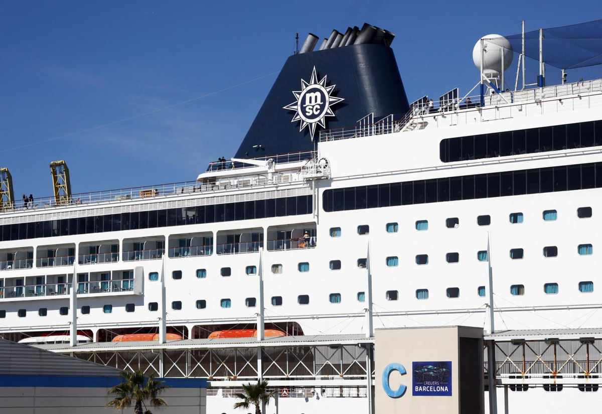 Crucero retenido en Barcelona.Foto: Quique García/EFE. Crucero retenido en Barcelona.Foto: Quique García/EFE.