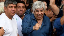 altText(Viva la amistad: el gobierno le perdonó a Moyano una multa millonaria)}