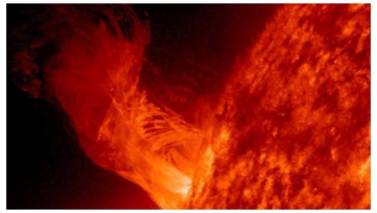 Máximo solar 2013: Tres grandes erupciones en menos de 24 horas