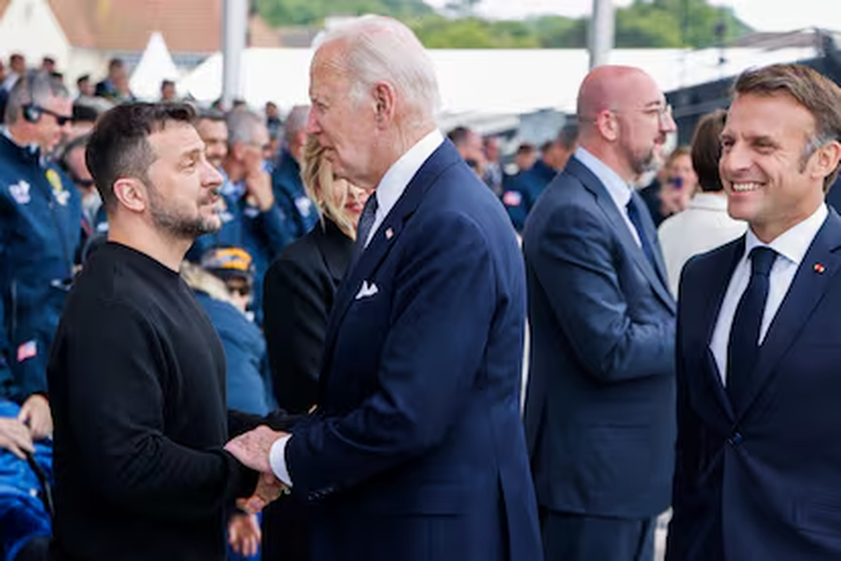 Emmanuel Macron y Joe Biden en conmemoración en el Día D. Emmanuel Macron y Joe Biden en conmemoración en el Día D.