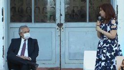 altText(Alberto F. y CFK rompieron el hielo y se mostraron juntos en un acto luego de tres meses)}