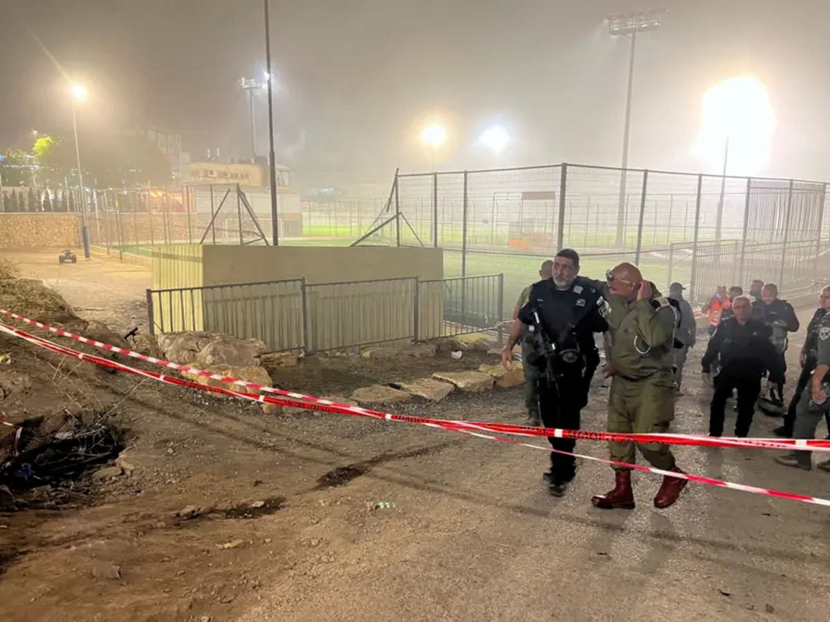 Campo de futbol de los Altos de Golan que fue atacado por Hezbollah | Tras amenaza de Israel a la milicia libanesa, los militantes de Hezbollah amenazan con atacar Haifa y otras ciudades israelíes Campo de futbol de los Altos de Golan que fue atacado por Hezbollah | Tras amenaza de Israel a la milicia libanesa, los militantes de Hezbollah amenazan con atacar Haifa y otras ciudades israelíes 