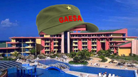 Se destapó un monumental escándalo de doble moral que salpica a GAESA —el conglomerado militar que controla las divisas en Cuba—. Por el otro, un informe anatomiza las debilidades estructurales del castrismo, demostrando que, a diferencia de Irán, la dictadura caribeña no posee un esquema de sucesión ni una doctrina capaz de sobrevivir a la caída de sus figuras históricas. Se destapó un monumental escándalo de doble moral que salpica a GAESA —el conglomerado militar que controla las divisas en Cuba—. Por el otro, un informe anatomiza las debilidades estructurales del castrismo, demostrando que, a diferencia de Irán, la dictadura caribeña no posee un esquema de sucesión ni una doctrina capaz de sobrevivir a la caída de sus figuras históricas.