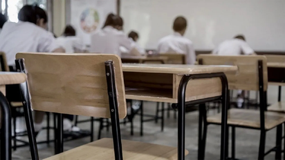 'Cometierra' en las aulas provoca discusiones intensas: La cultura en debate en PBA