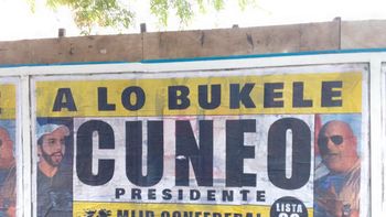 Javier Milei y Patricia Bullrich bajo fuego de Santiago Cúneo, el Bukele argentino. Javier Milei y Patricia Bullrich bajo fuego de Santiago Cúneo, el Bukele argentino.